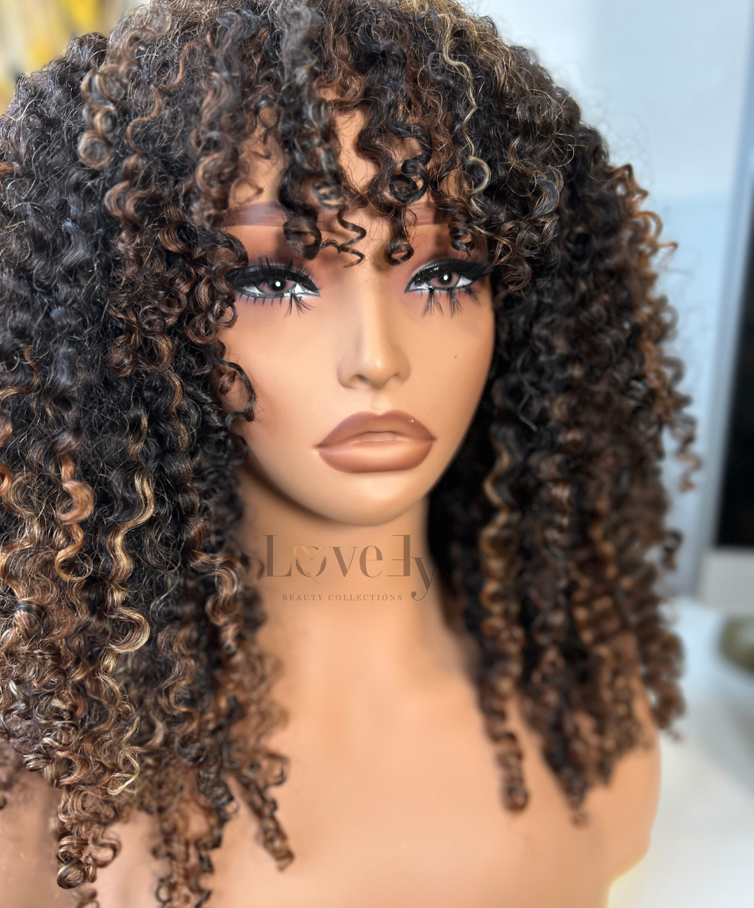 Highlight Shake N Go Wig - Image 5