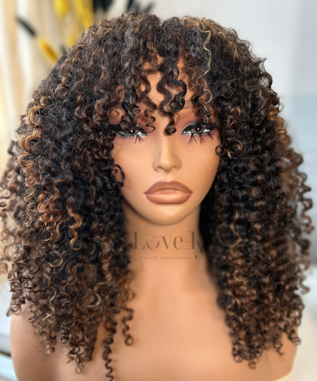 Highlight Shake N Go Wig - Image 4